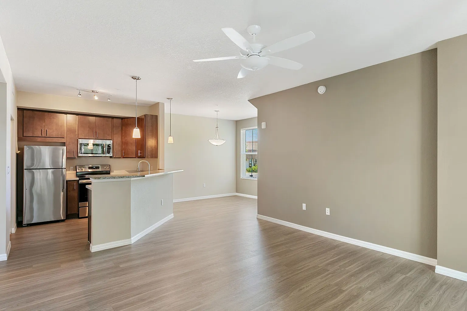 Lemon Bay Apartments – photo 4