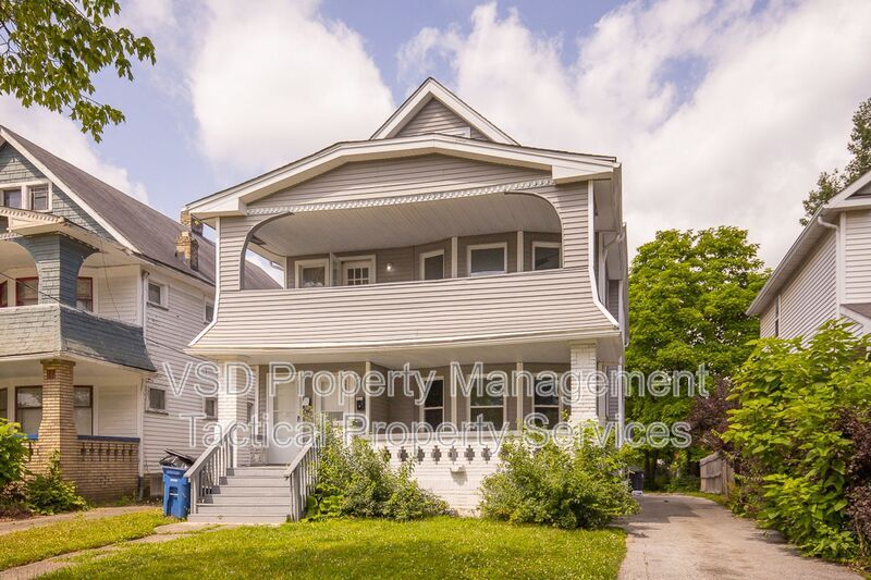 3694 E 147th St – photo 3
