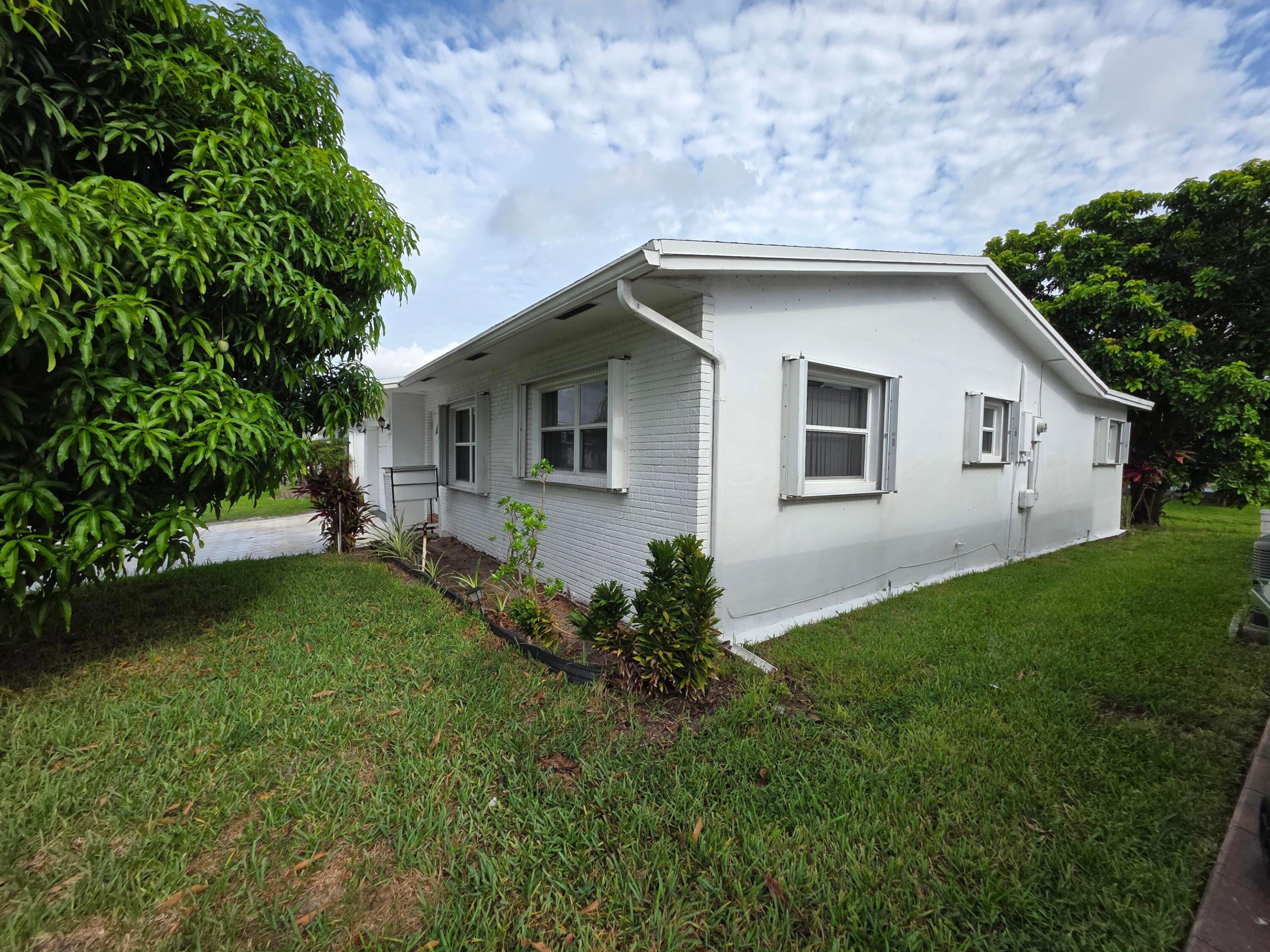 7195 NW 9th Ct – photo 2