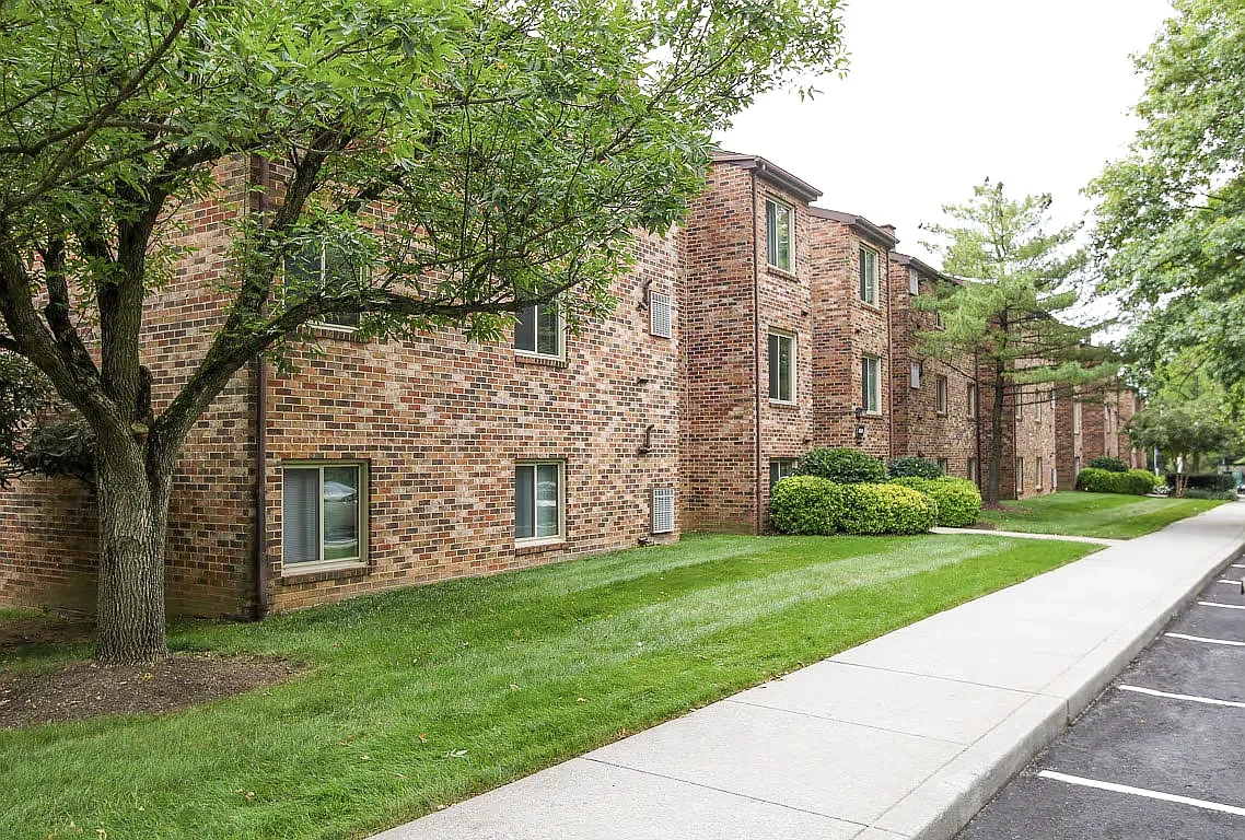 Shakespeare Park Apartments – photo 3