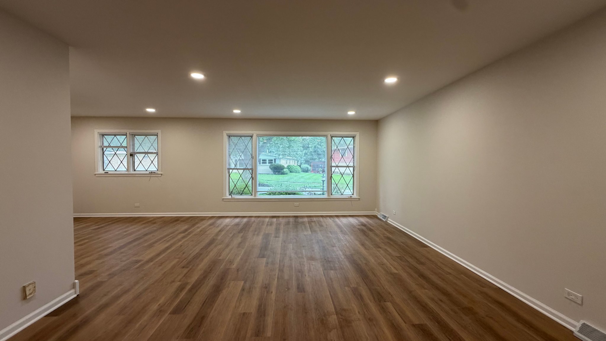 219 N Park Dr – photo 4