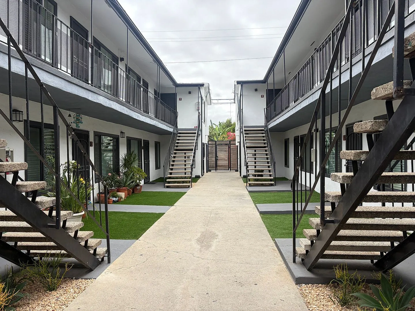 Freeman Apartments – photo 4