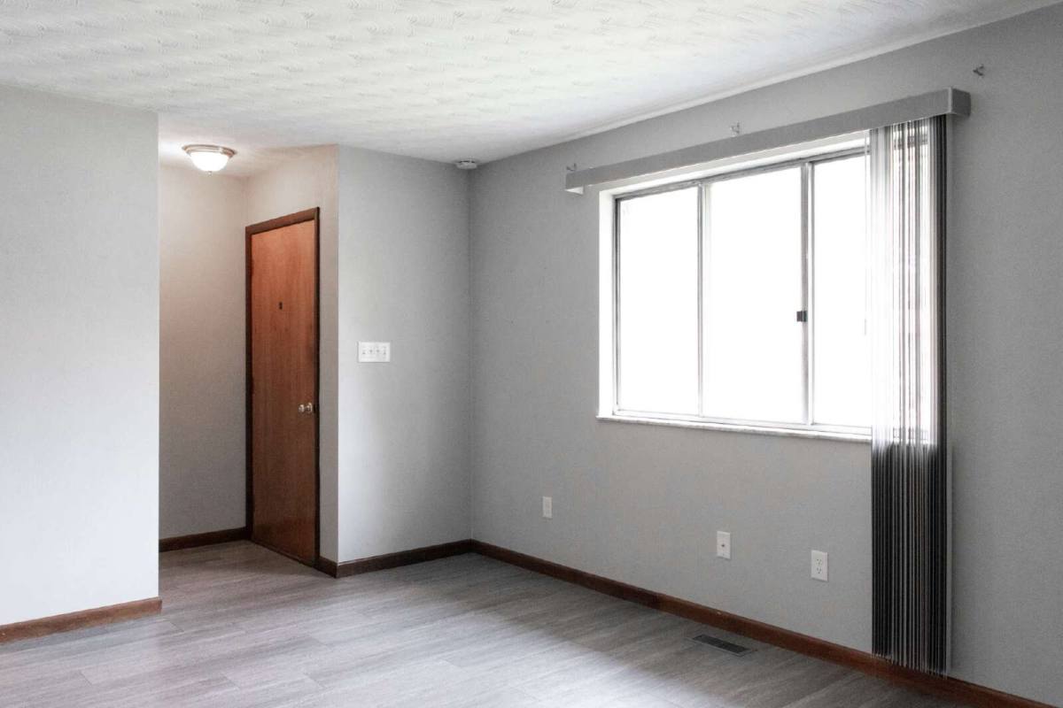 3164 Honeysuckle Dr – photo 4