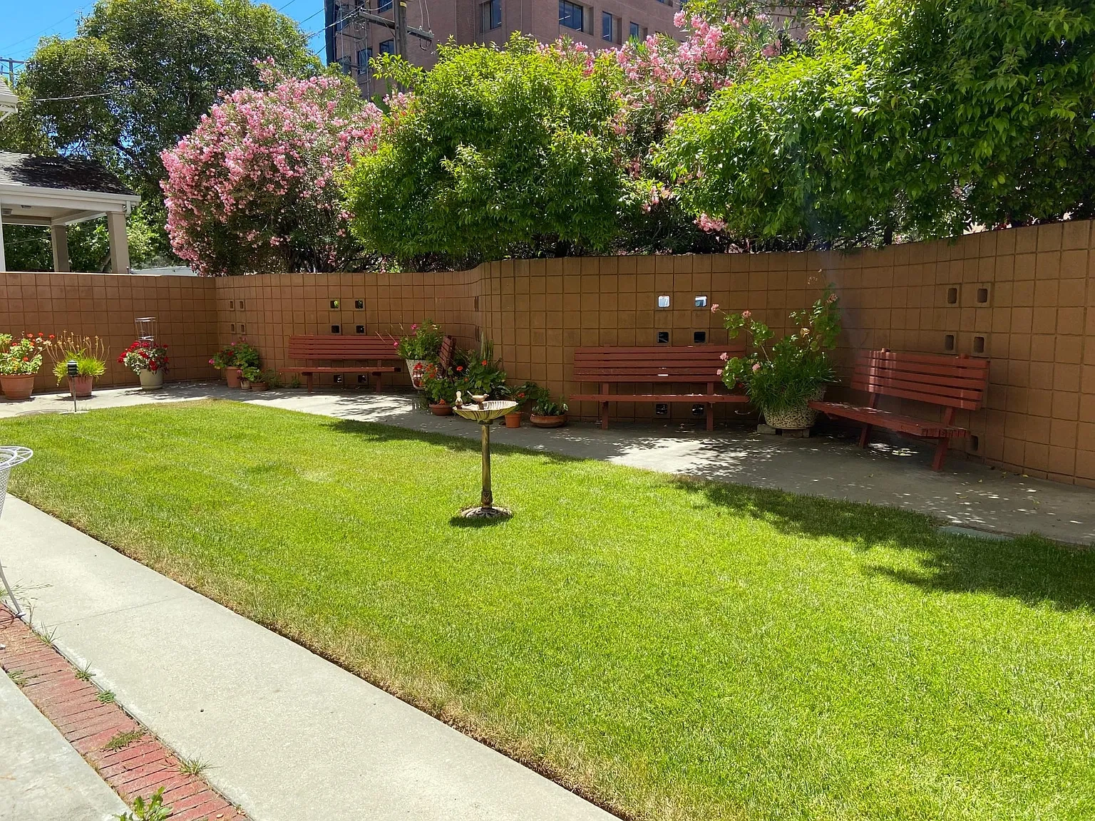 Shires Memorial Center (Senior Independent Living) 55+ – photo 1