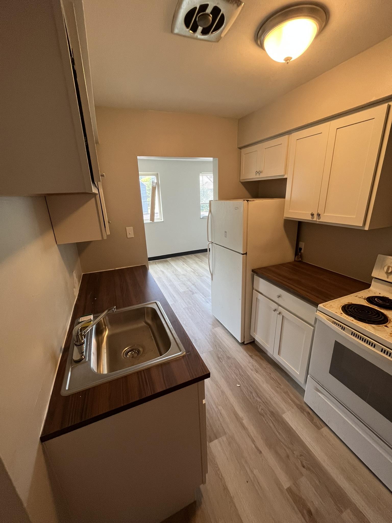 17731 Lakeshore Blvd unit 5 – photo 3