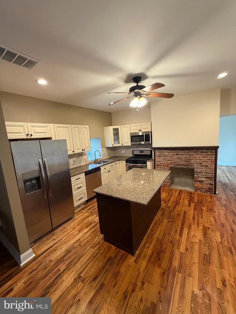 10 Woodmont Rd – photo 1