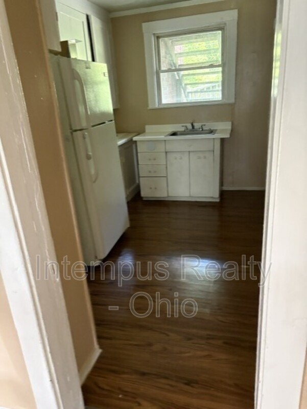 325 Hayes Ave unit # MC – photo 3