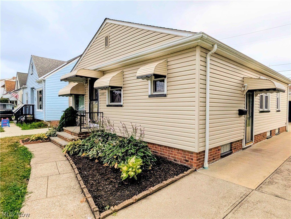 3207 Wellington Ave – photo 2
