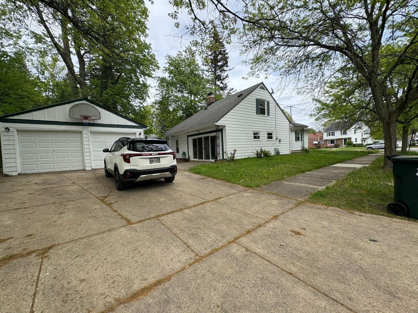 1037 Keystone Dr – photo 2