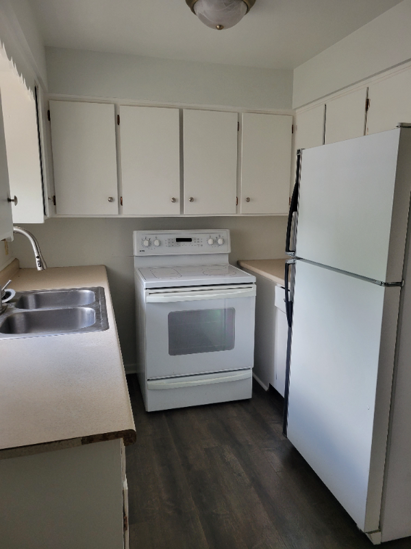1747 Portage Trail unit 4 – photo 4