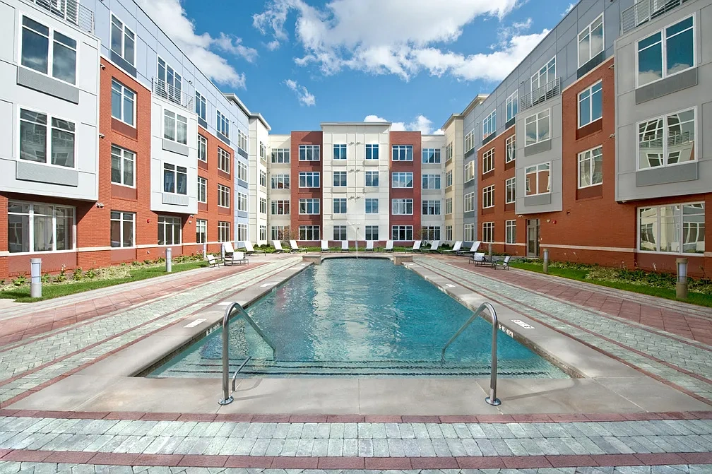 300 Somerset – photo 2