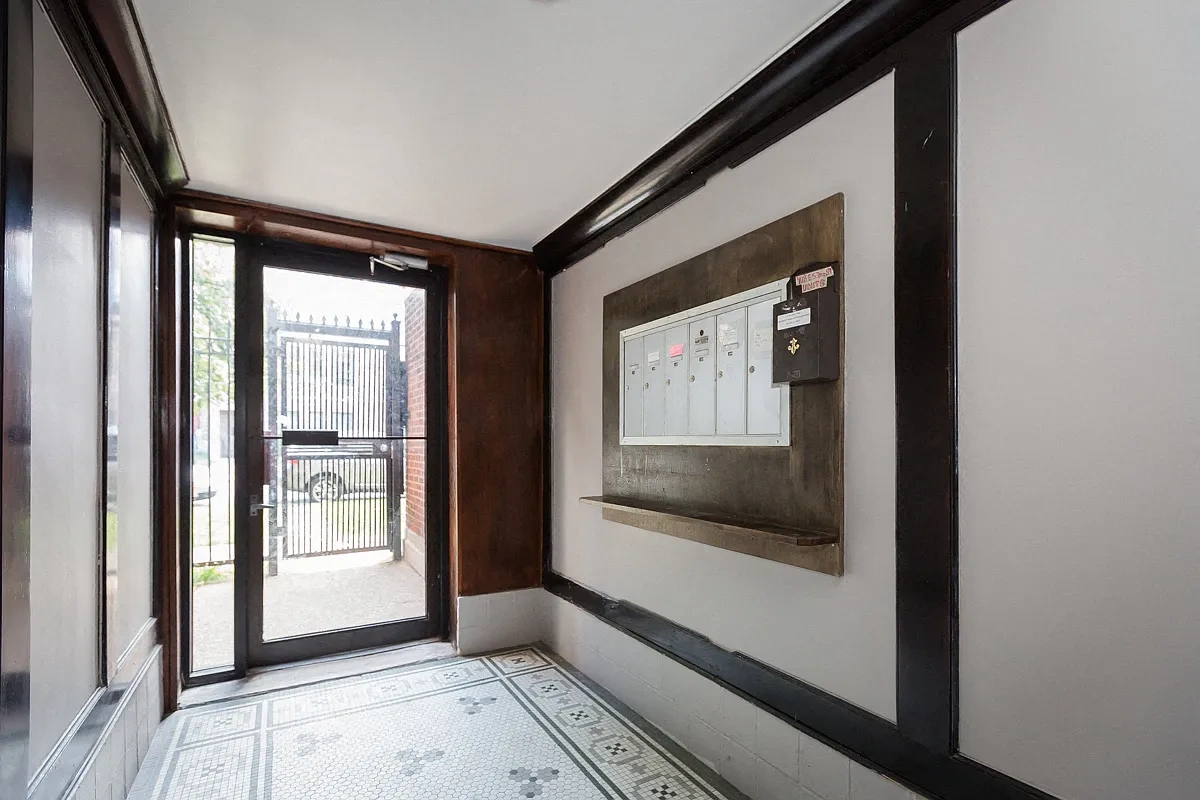 5235 S. Drexel Ave – photo 3