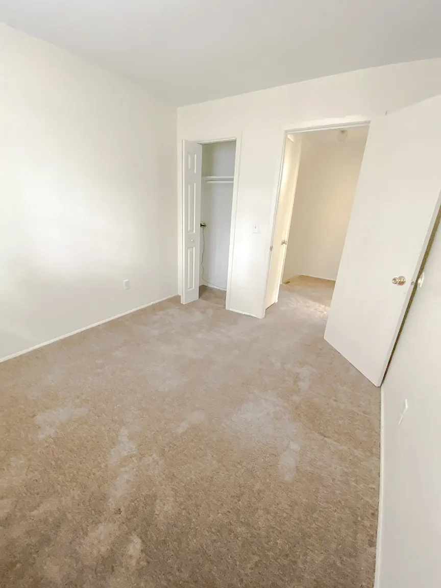 Evergreen Village Apartments & Townhouses – photo 4