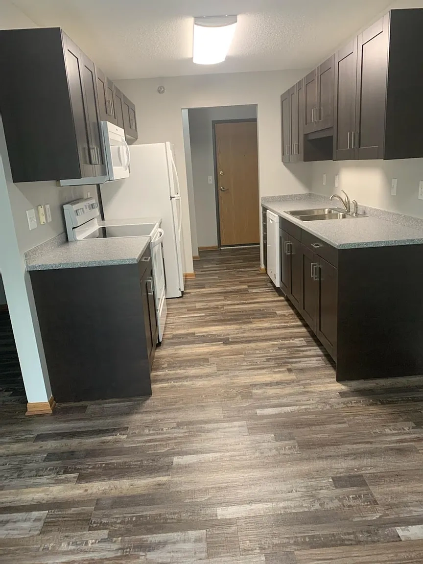 Linden West Apartments – photo 1