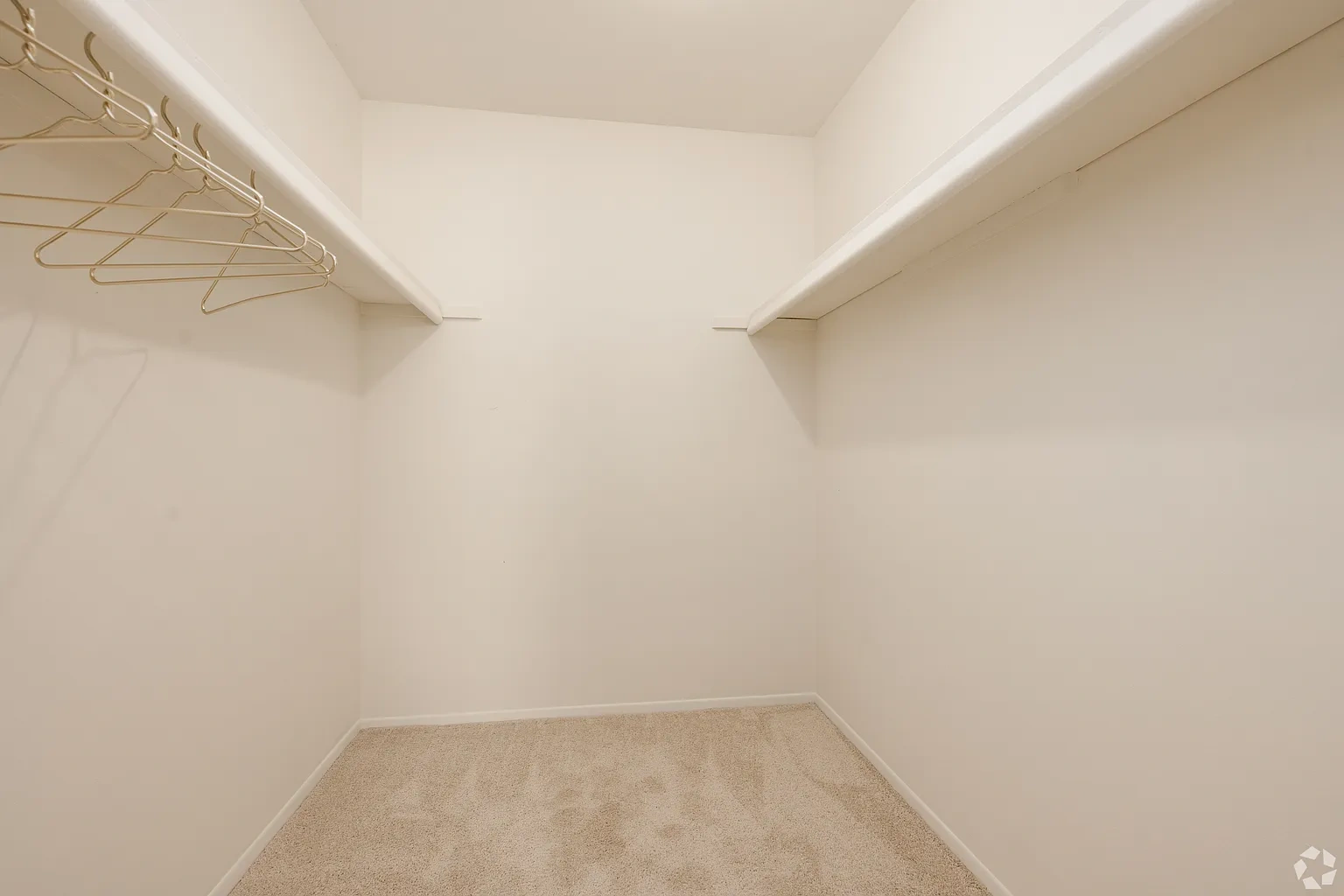 Green Hill Apartments – photo 1