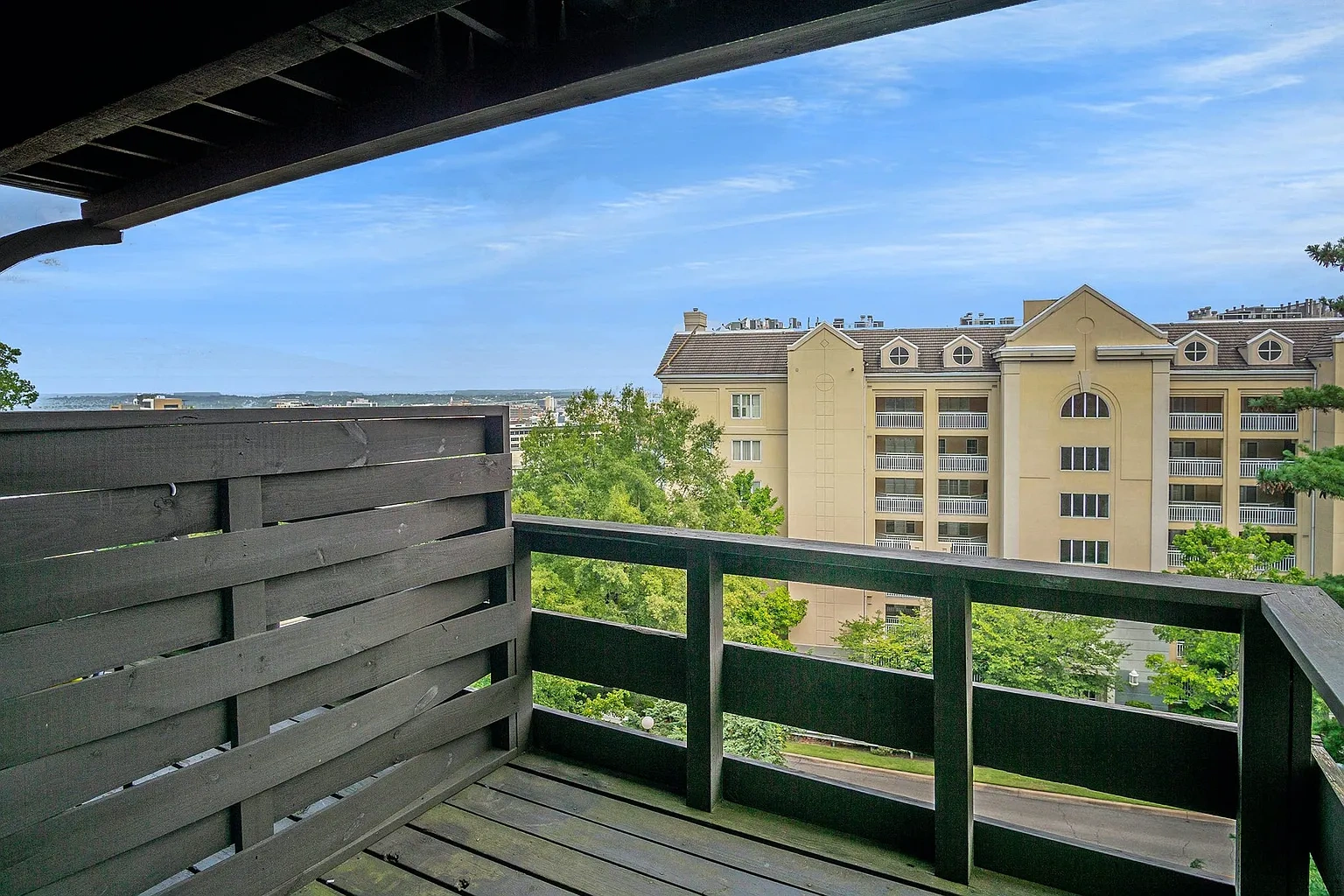 Shake House – photo 1