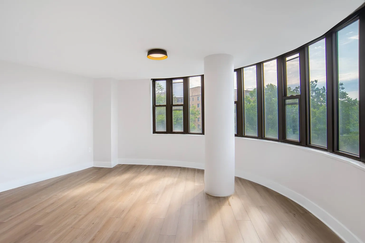 Connecticut House Apartments – photo 2