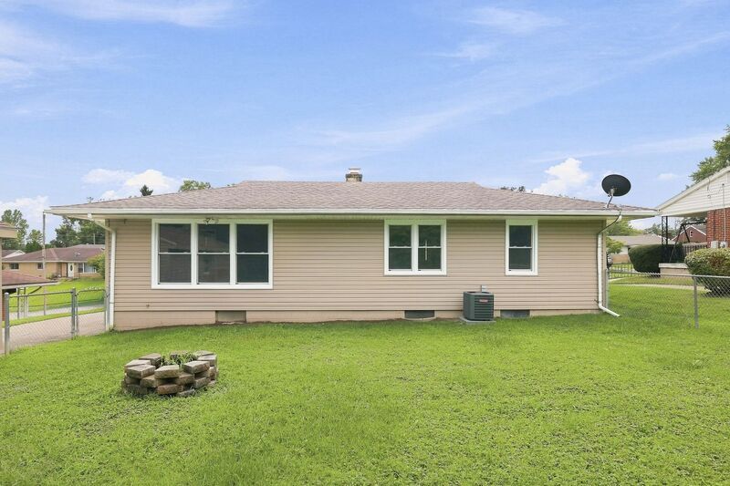 248 Canterbury Dr – photo 3