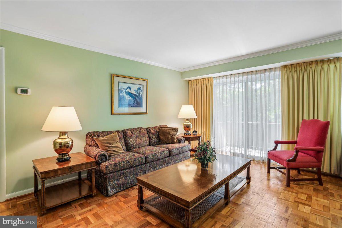 10513 Weymouth St unit 102 – photo 1
