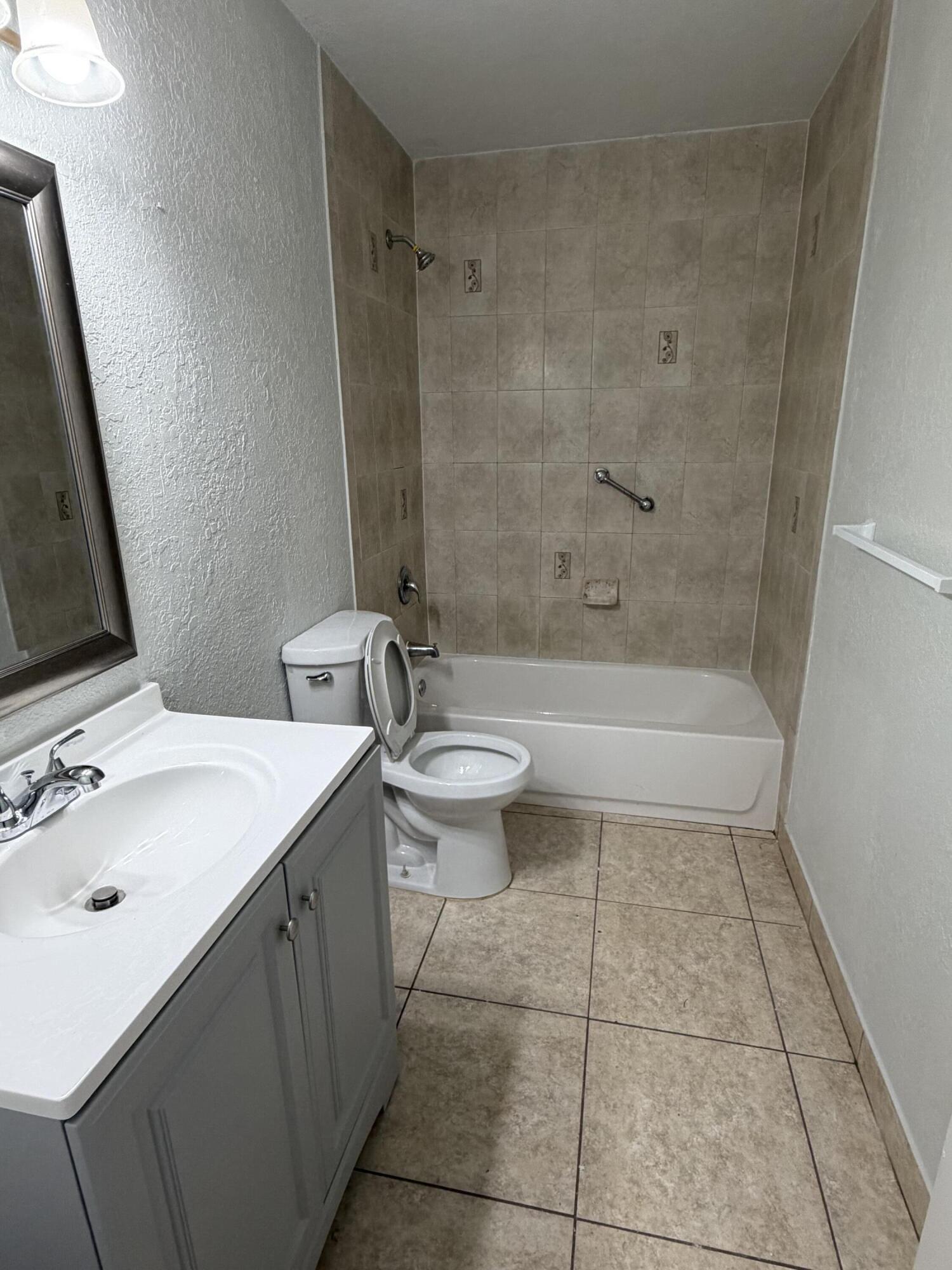 5572 SW 6th Ct – photo 5
