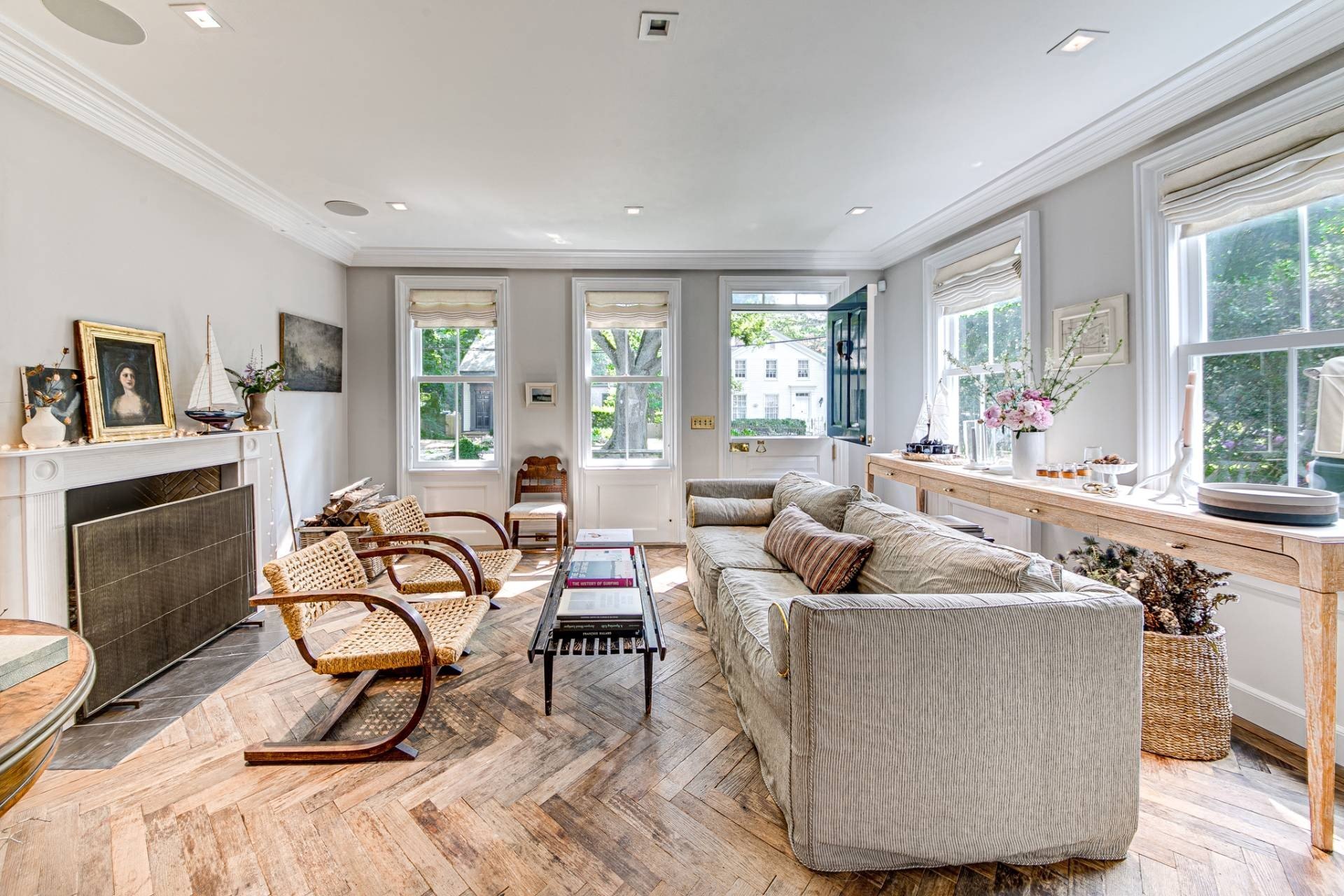 238 Madison St – photo 4