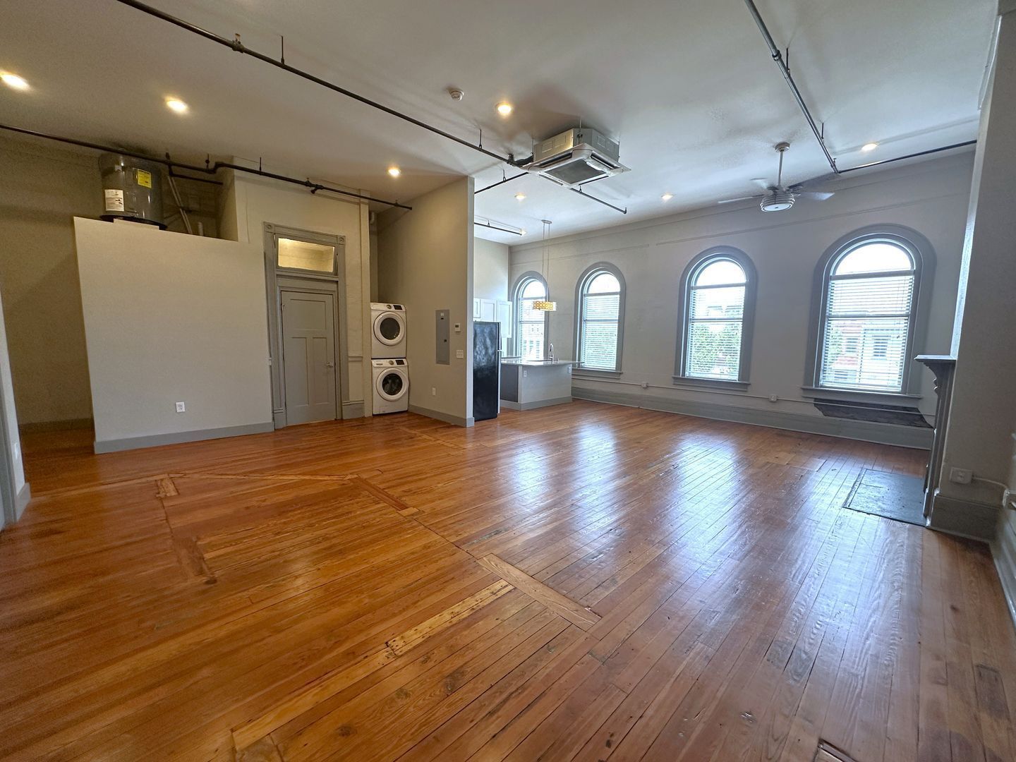 614 Poplar St unit 204 – photo 1