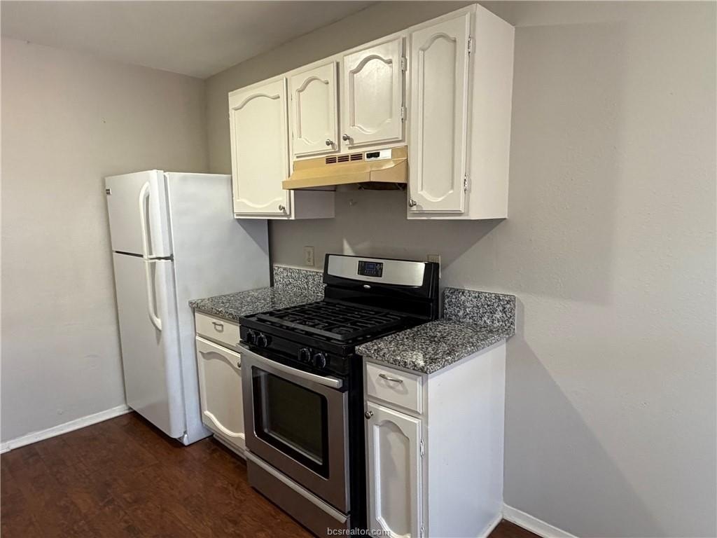 802 Navidad St #D – photo 2