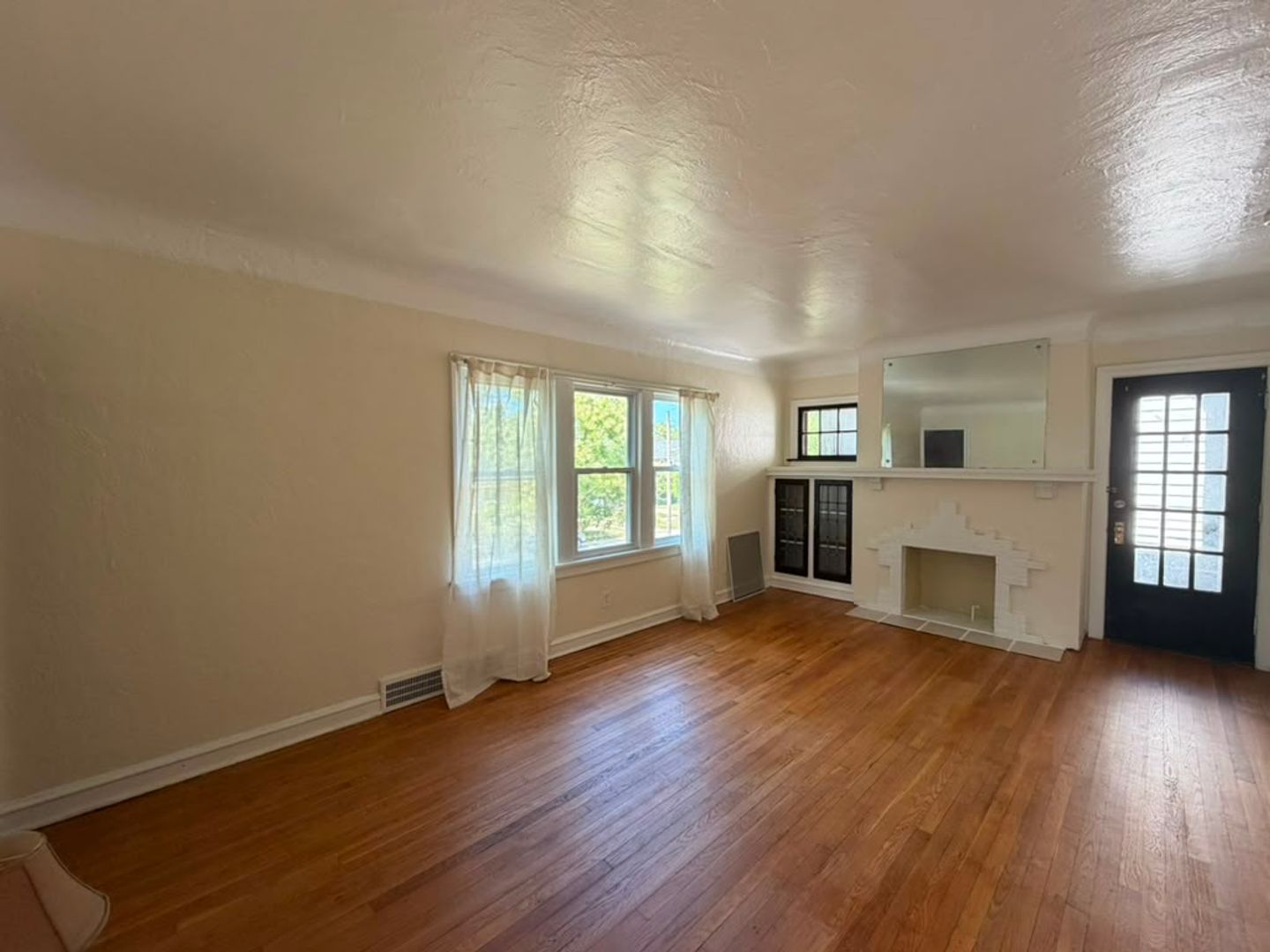 3697 Hildana Rd unit Up – photo 4