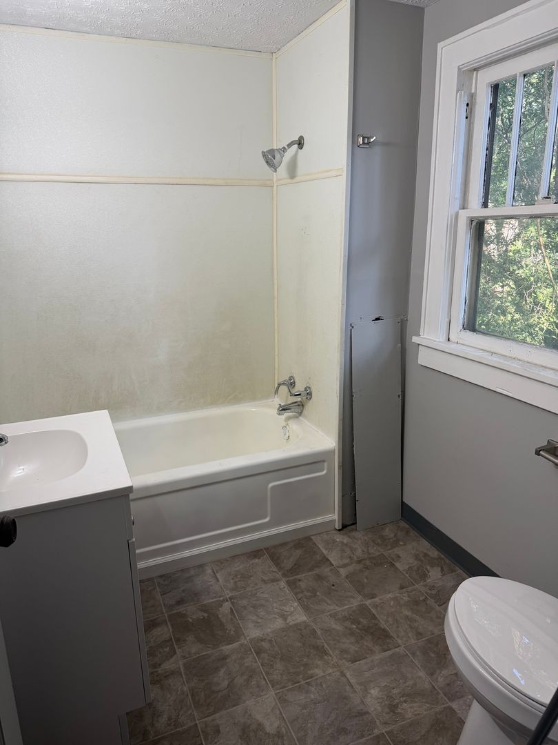 1658 Grace Ave NE – photo 2