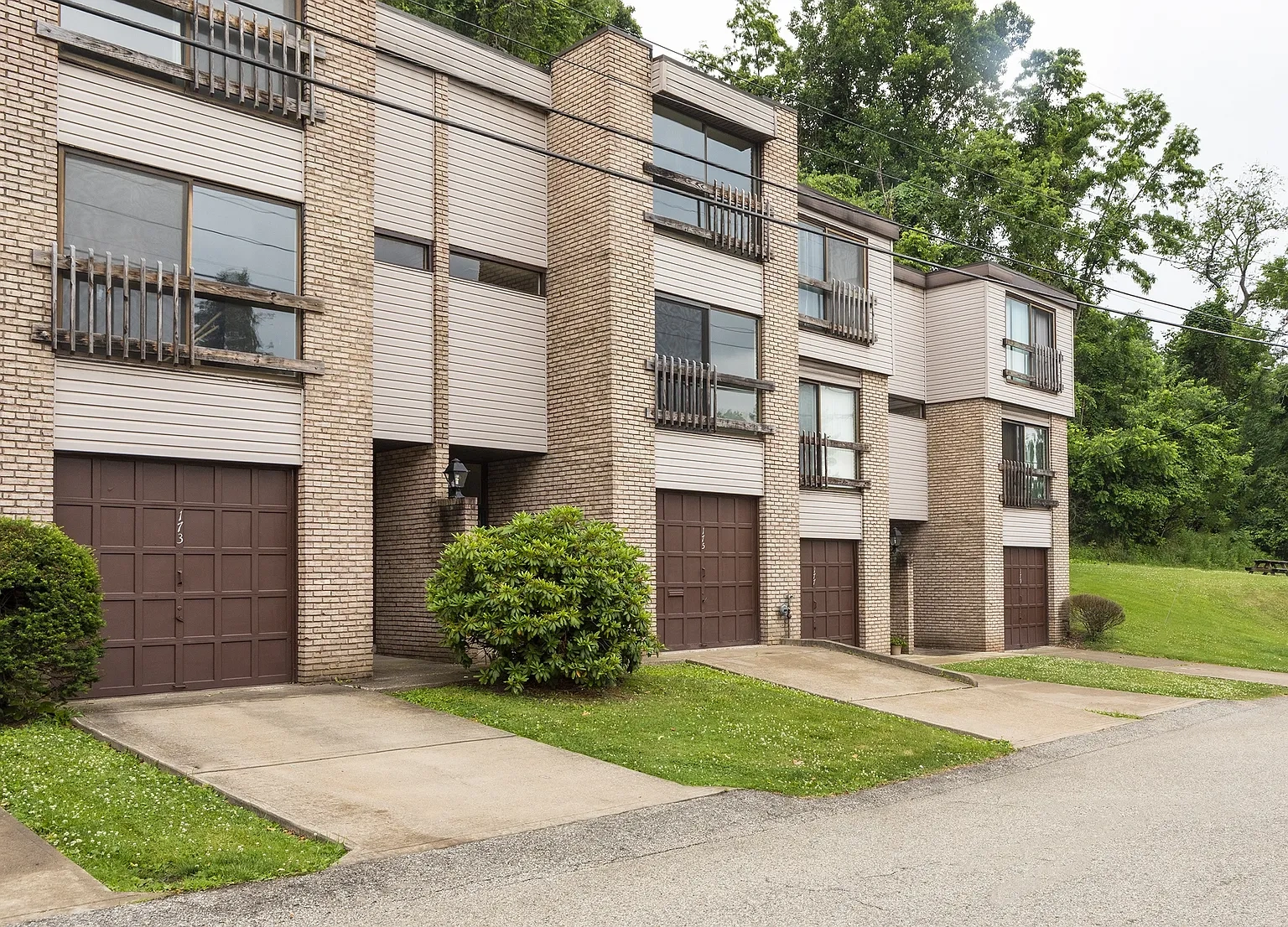 White Oak Village – photo 1