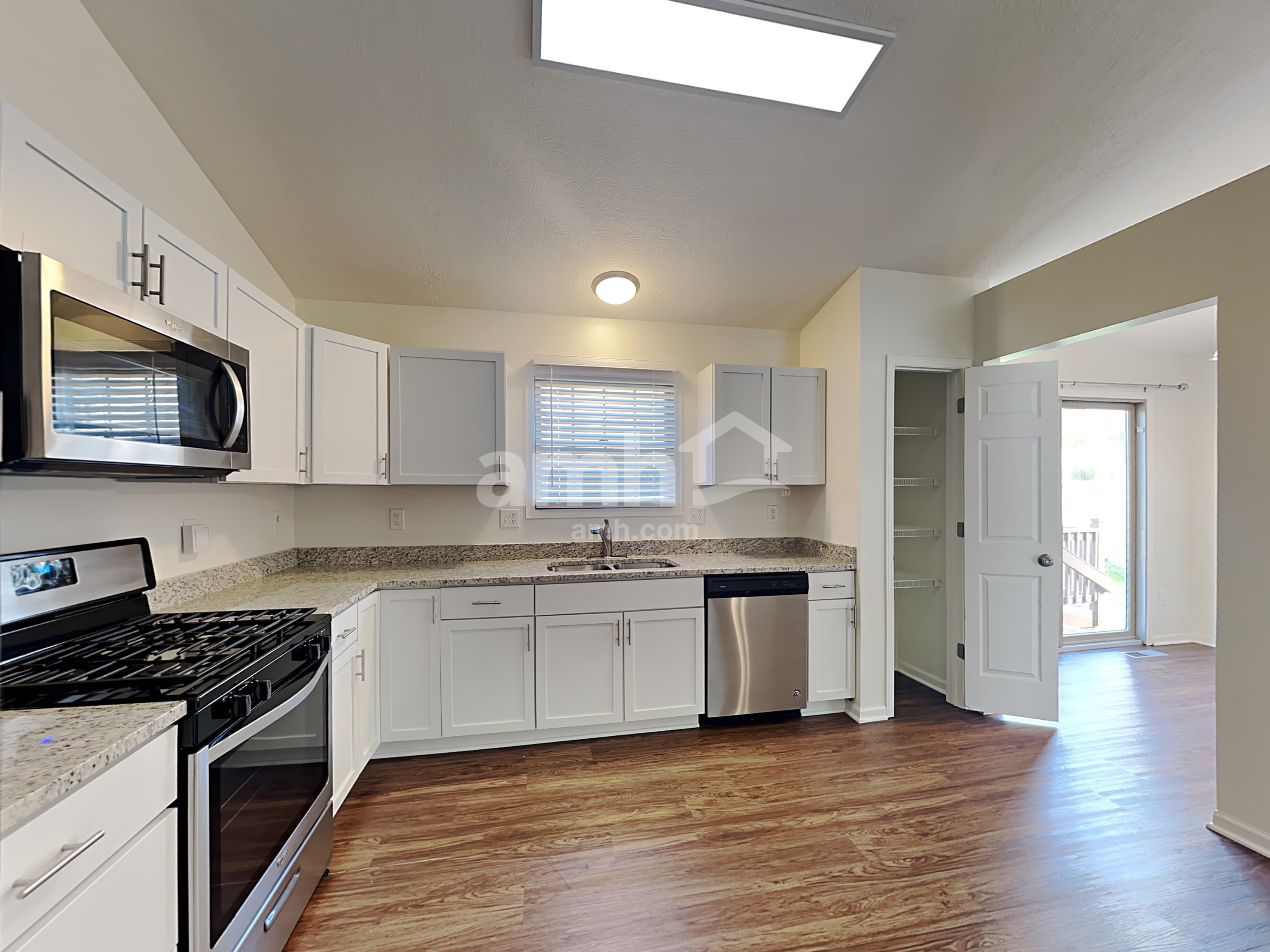 7888 Edgewater Dr – photo 3
