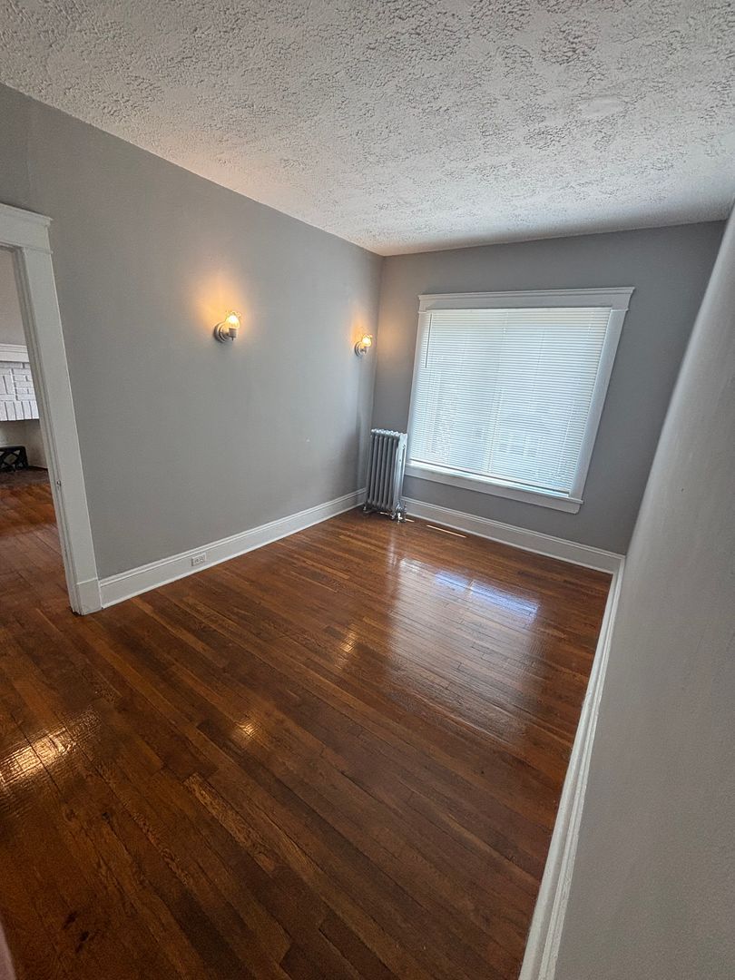 1212 Donald Ave unit 12 – photo 4