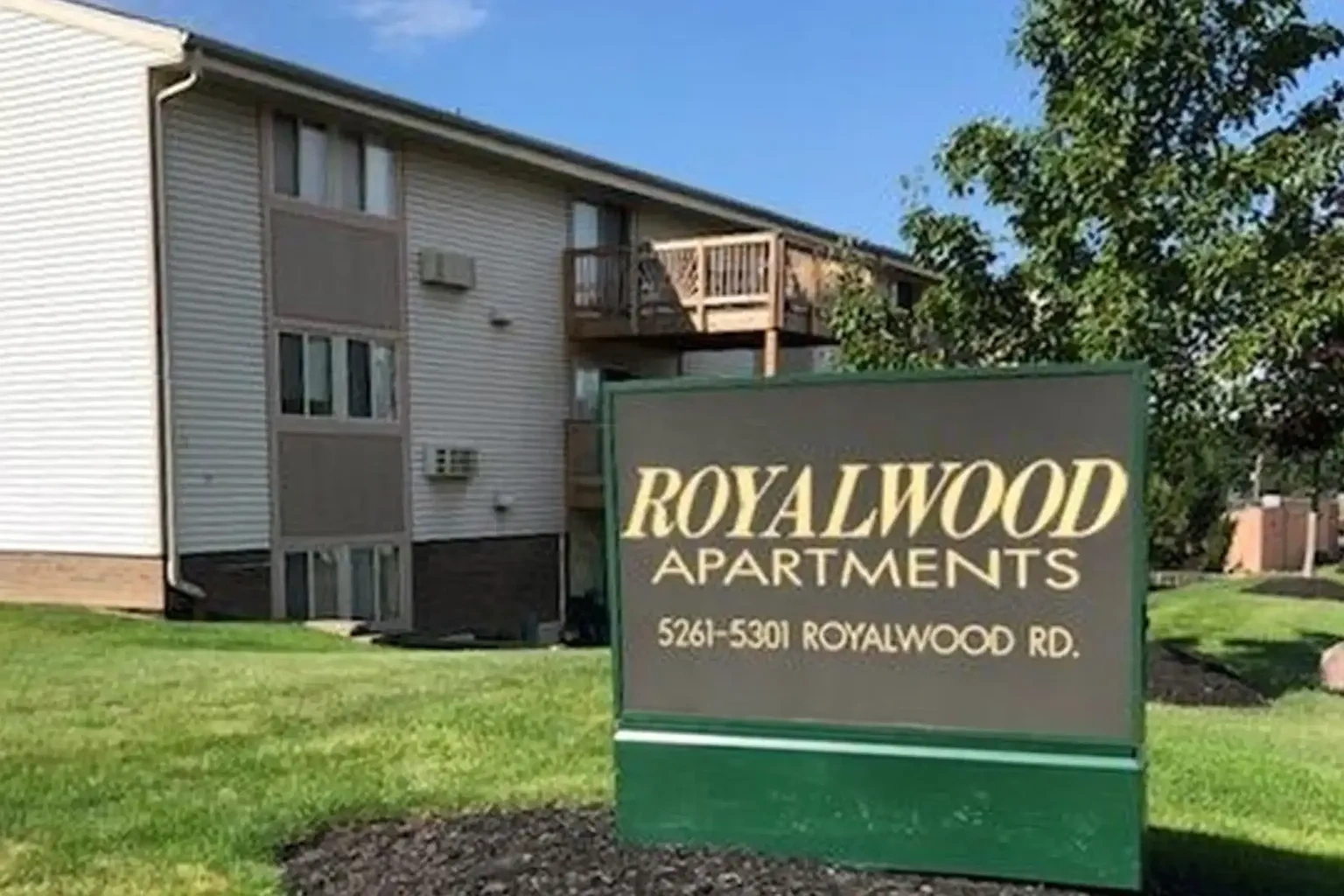 Royalwood Apartments – photo 2