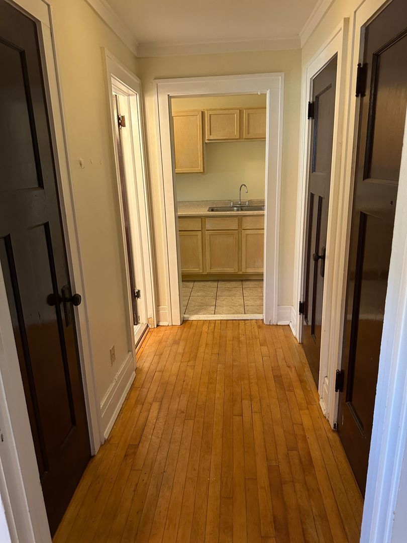 1041 College St unit 6 – photo 5
