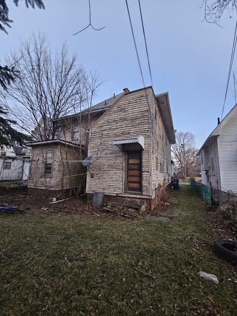 219 Eastern Ave – photo 2
