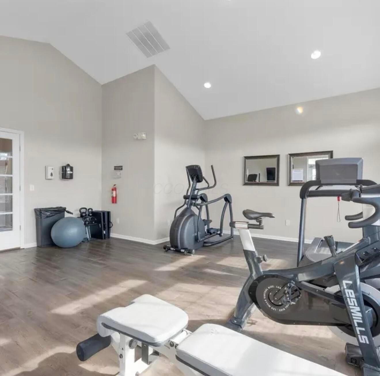 7624 Lorimar Dr – photo 2