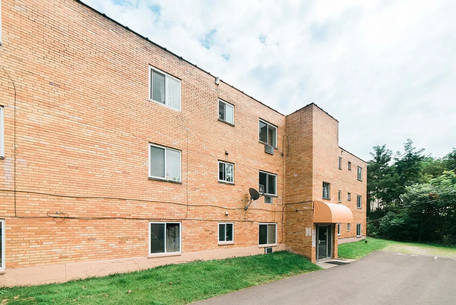 Colonial Commons – photo 3