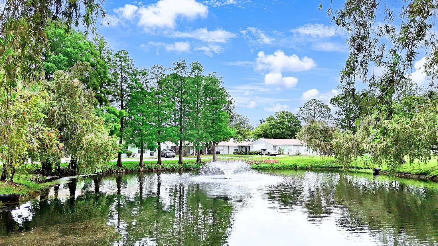 Palm Lake Village Apartments – photo 3