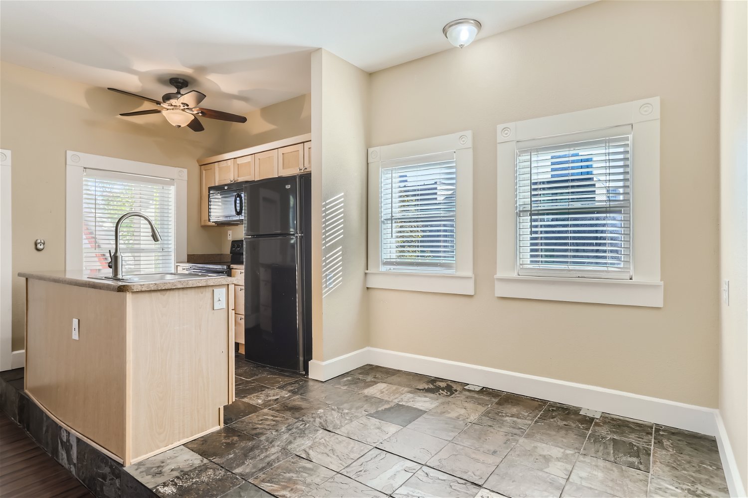 2418 Stout St unit 2 – photo 4