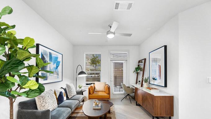 207 W 6th St – photo 1