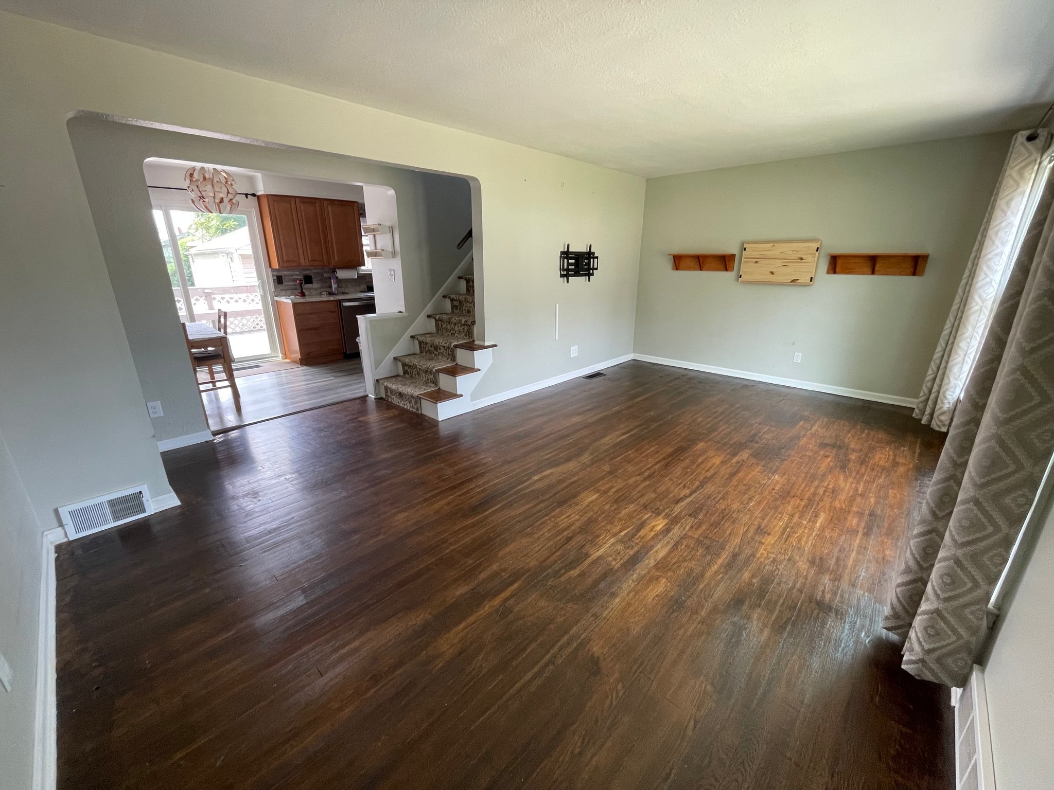 216 E 328th St – photo 2