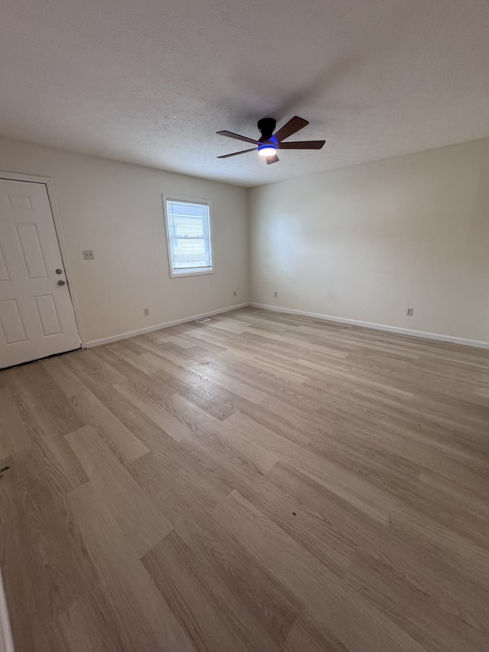 450 Long St unit B – photo 2