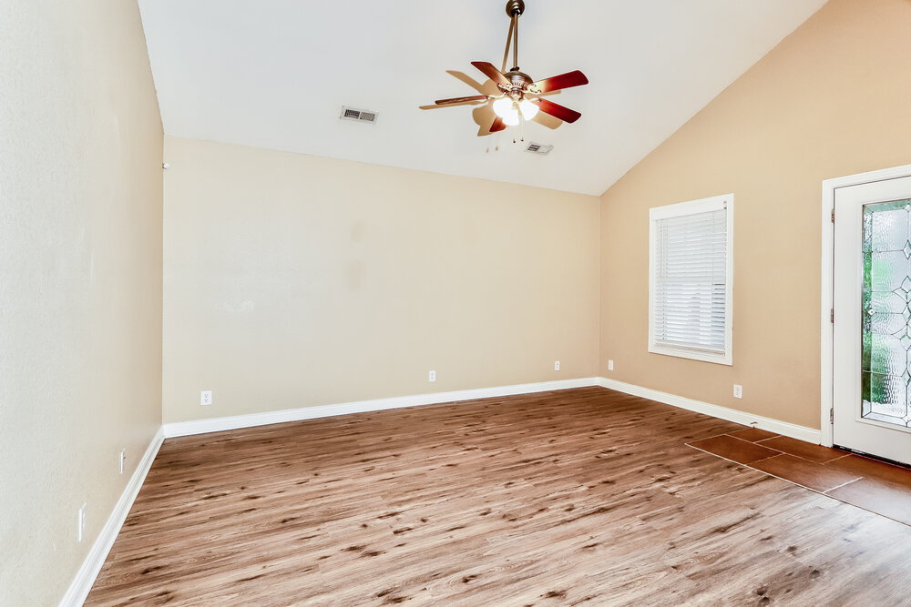 1044 Avondale Ct – photo 5