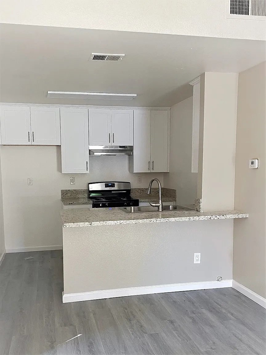 Sunrise Apartments – photo 4