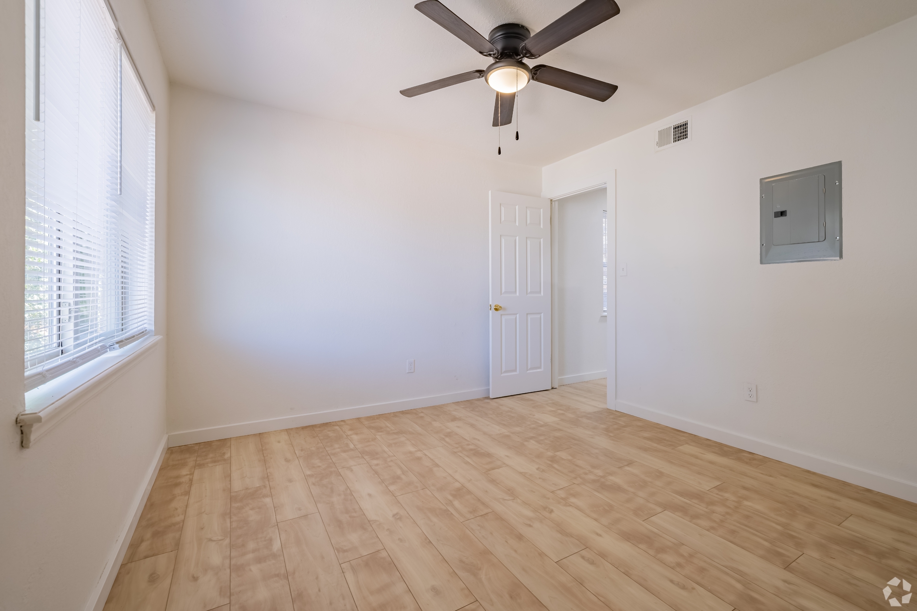 1015 E Hurd St unit 2 – photo 5