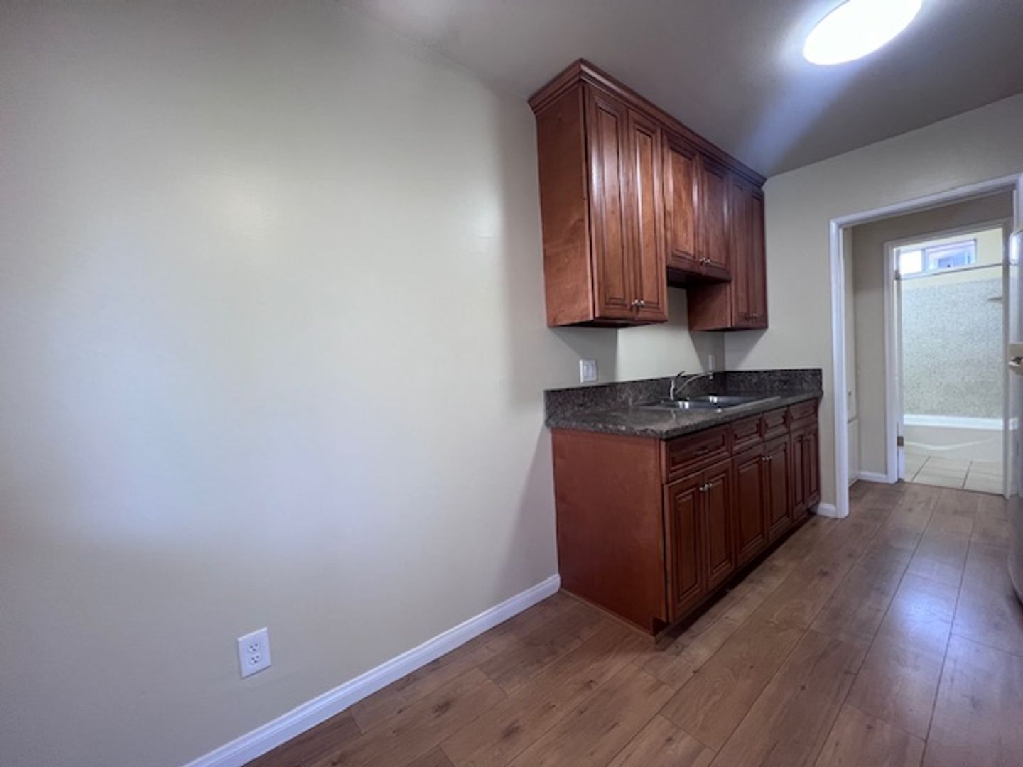 430 Golden Ave unit GOLDEN430-D – photo 3
