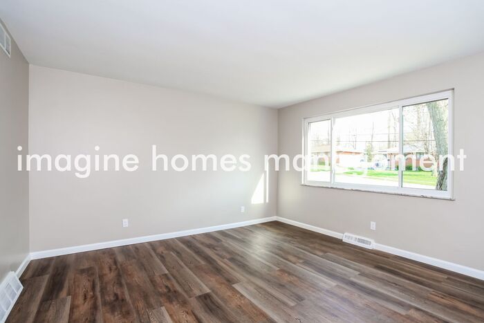 10496 Thornview Dr – photo 4