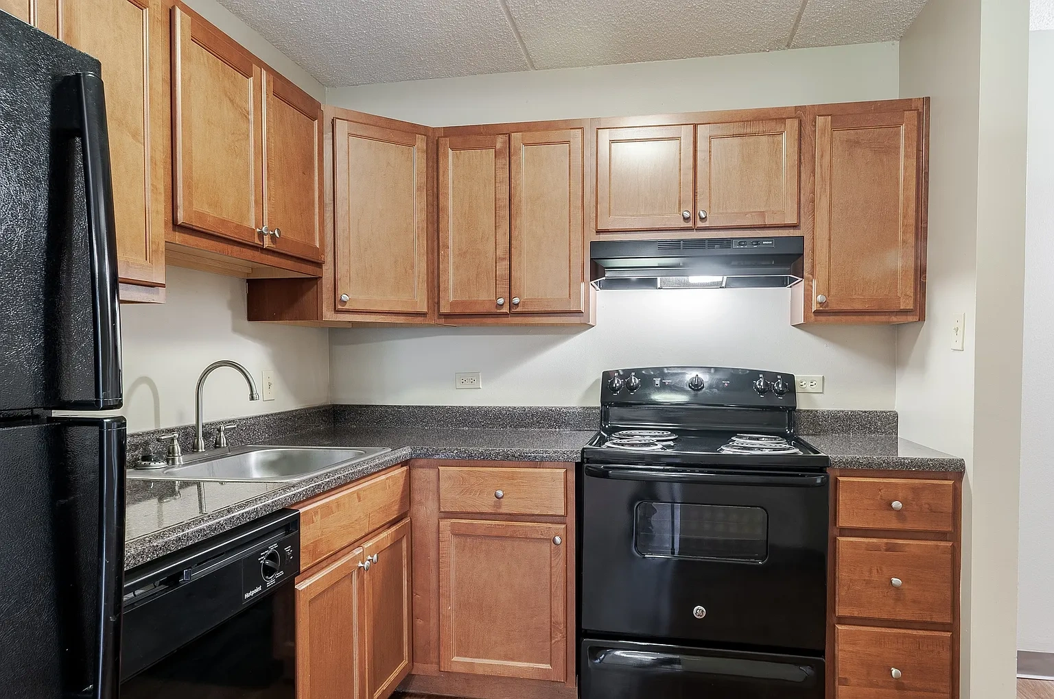 Maiden Bridge and Canongate Apartment Homes – photo 2