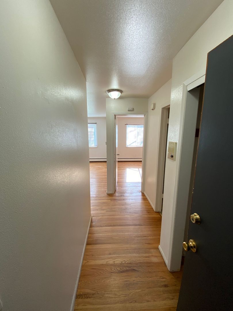 2420 Northwestern Ave unit 11 – photo 1