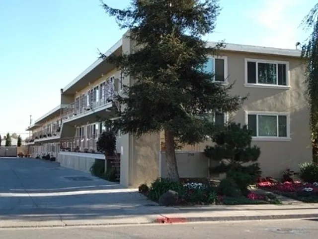 Alto Apartments – photo 2